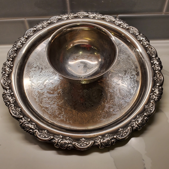 Oneida William A. Rogers Silversmiths 12"  Round Silver Plate Server with Attac - Picture 2 of 10